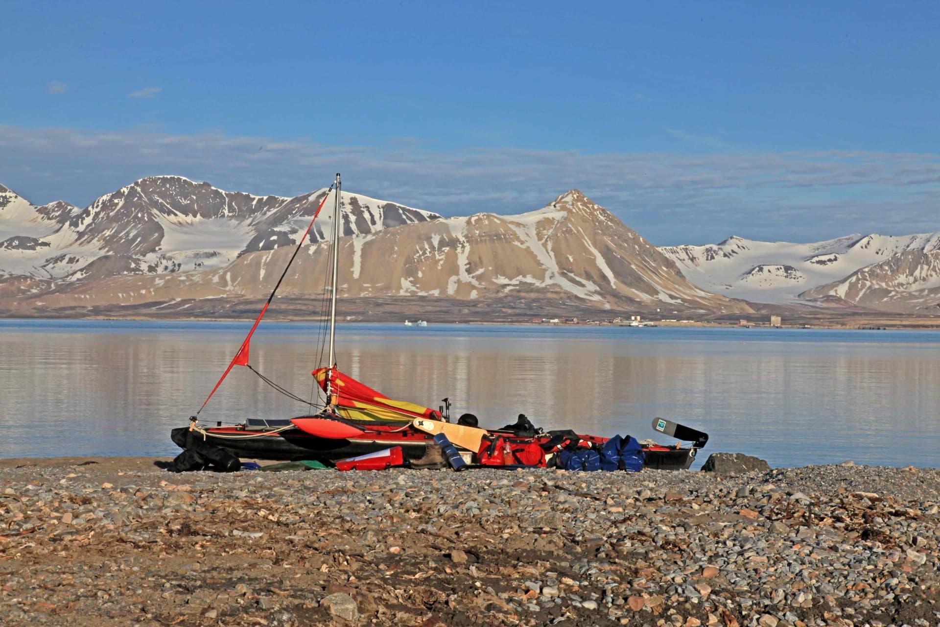 Weite Aussicht über den Kongsfjord auf Spitzbergen