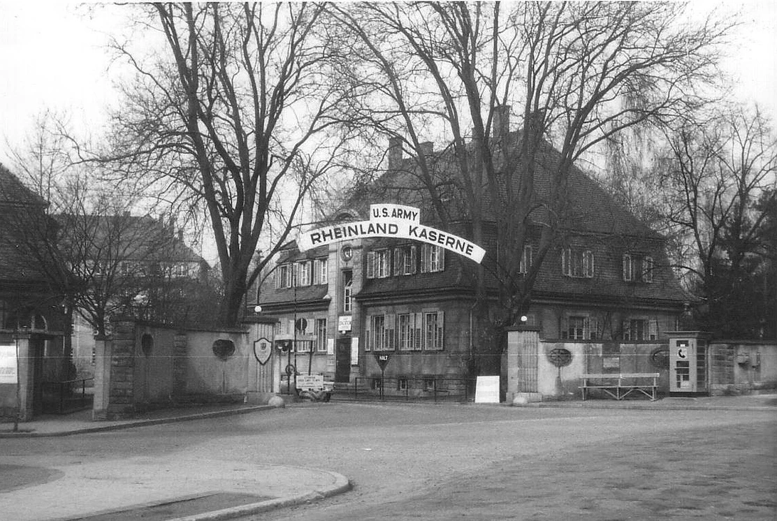 Historische Ansicht der Zufahrt zur Rheinlandkaserne